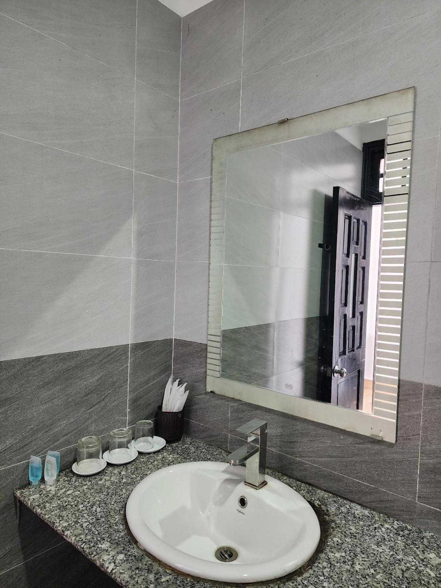 Thon Lai The Thao An 2 Hotel Hue מראה חיצוני תמונה