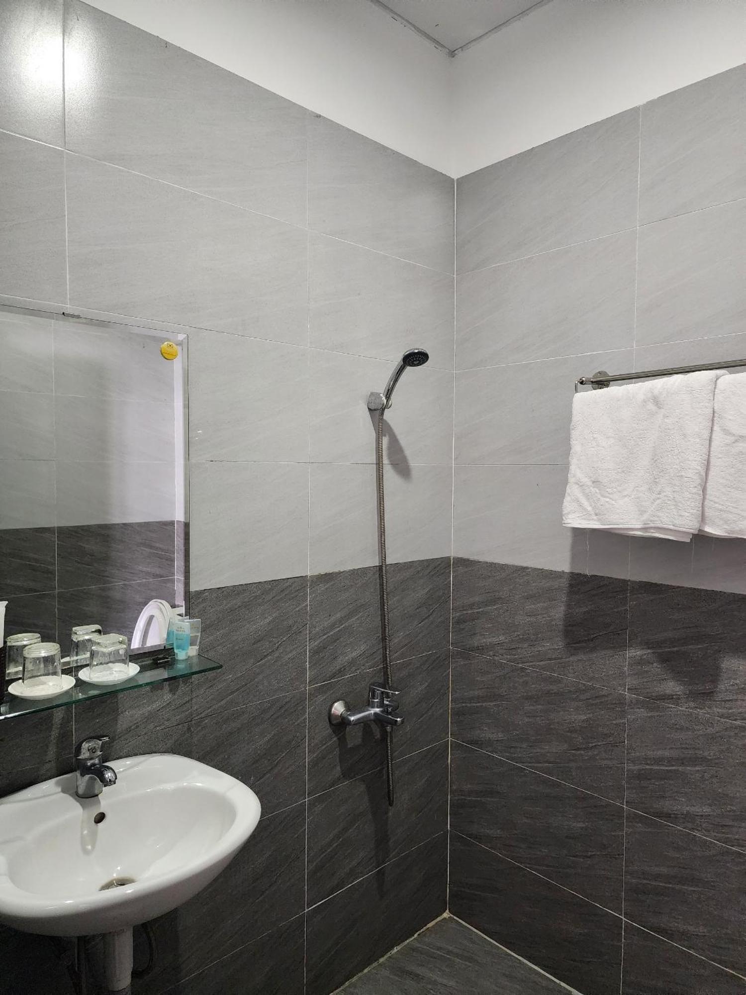 Thon Lai The Thao An 2 Hotel Hue מראה חיצוני תמונה